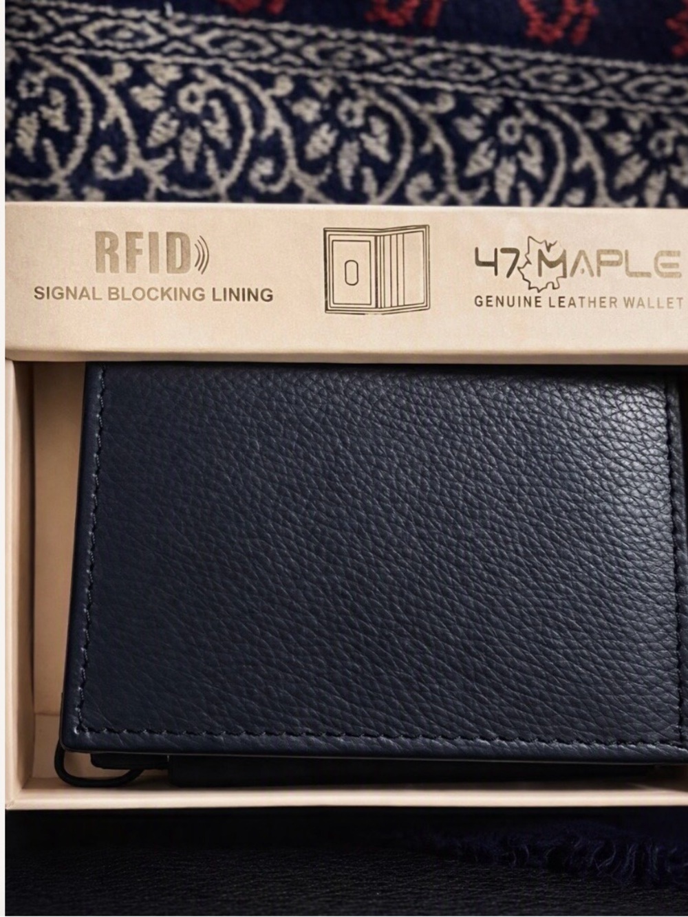 Chic-Black Genuine Leather RFID Wallet for Men